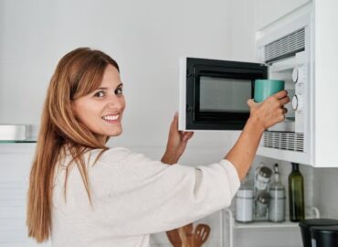 Microwave Cooking Safety - Practical Tips I Learned to Avoid Common Kitchen Mistakes